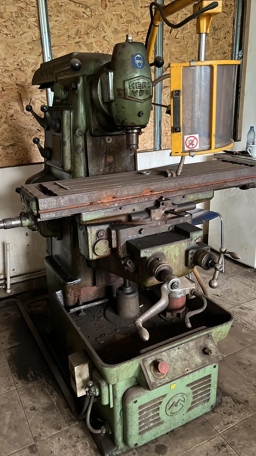 Milling machine in ELCRIS workshop