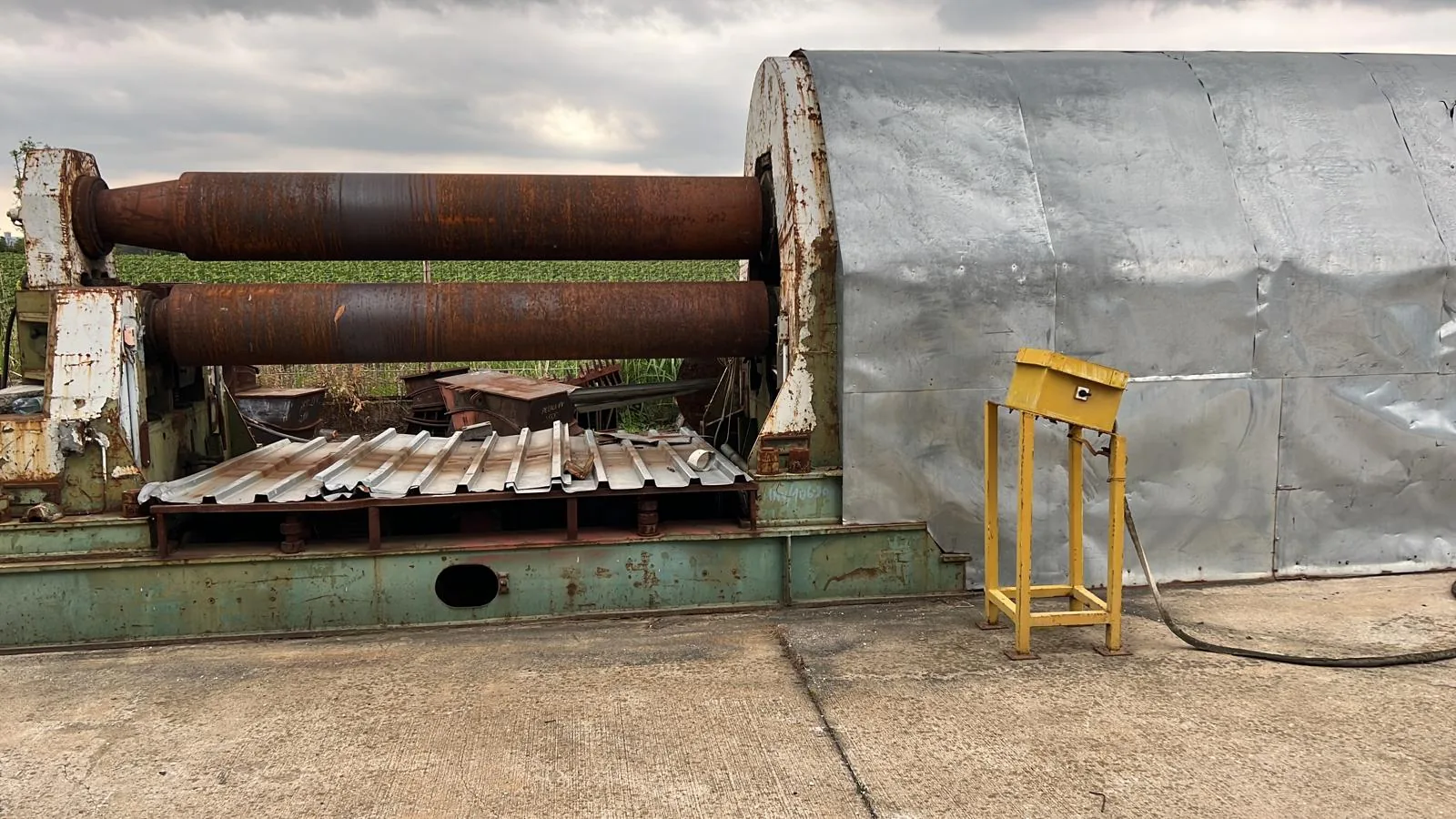 Heavy plate rolling machine at ELCRIS