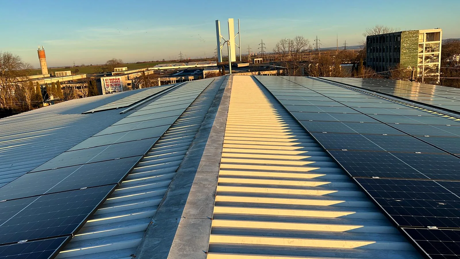 Photovoltaic panels installed on the ELCRIS factory roof