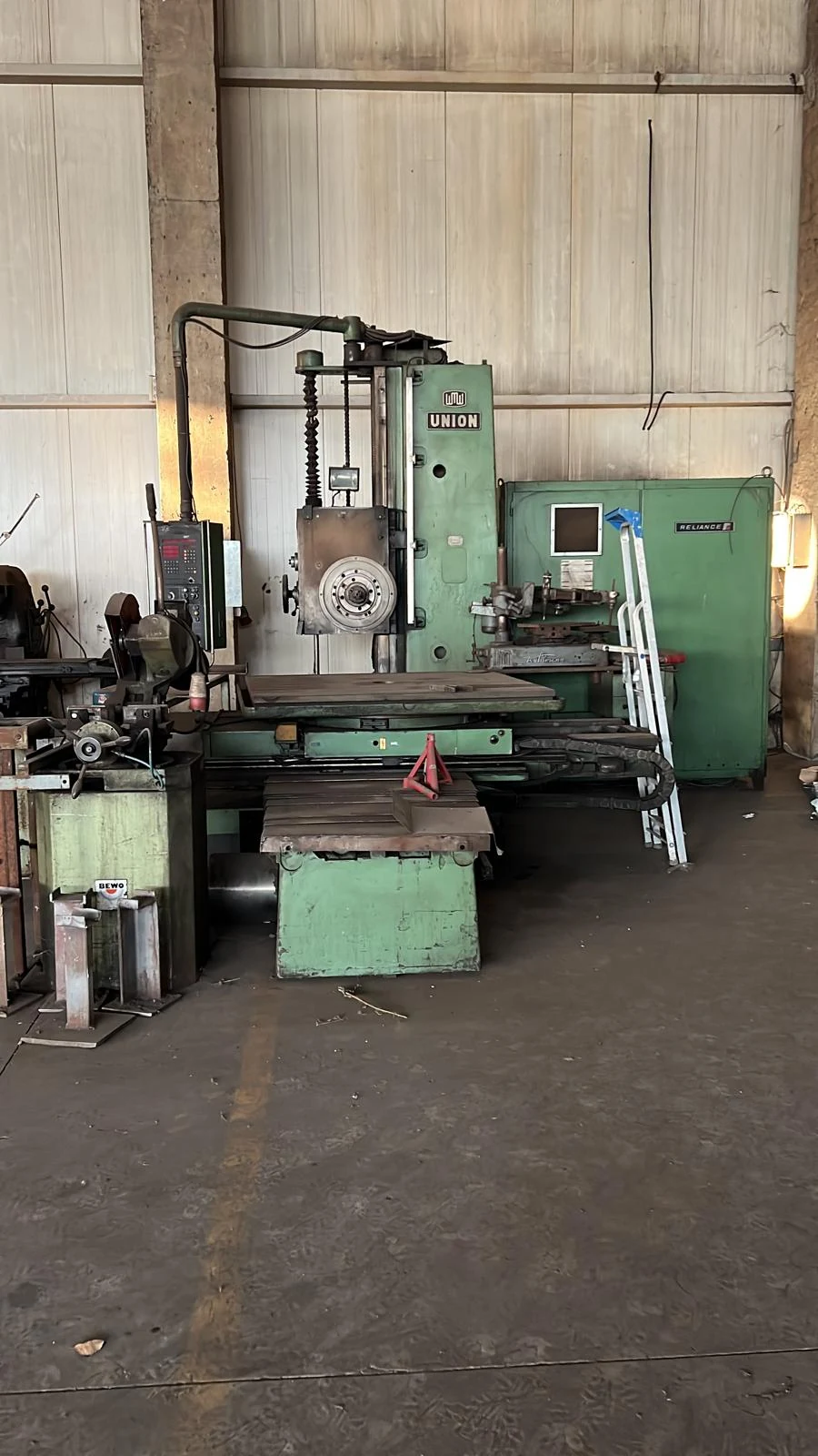 UNION boring and machining equipment in the ELCRIS workshop
