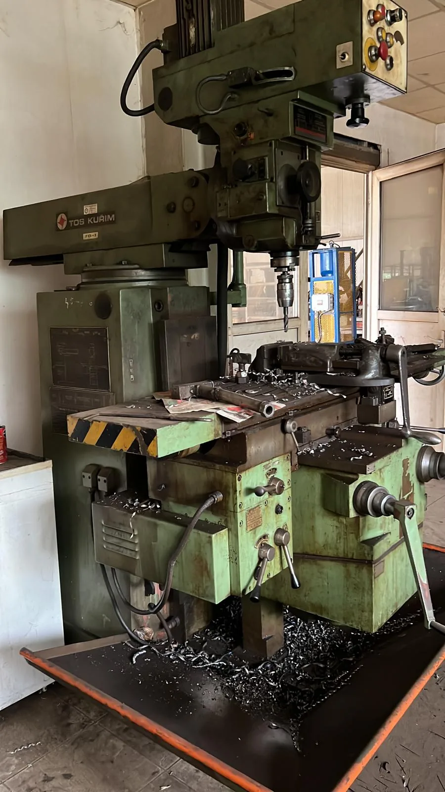 Machining equipment in the ELCRIS workshop for precision dimensional work